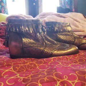 OTBT Stanton Metallic Leather ankle boots size 8.5 tassels fringe heel zipper